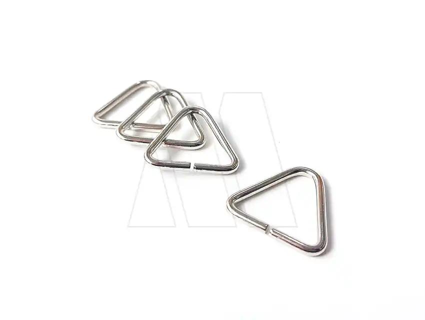 TRIANGULOS MET. NIQUELADOS PASE 40 X 12UN 2627.40