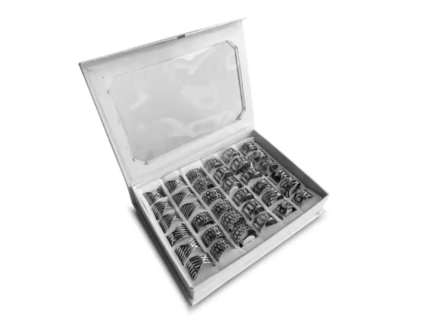 CAJA EXHIBIDORA DE ANILLOS ACERO QUIRURGICO X 36UN SURTIDAS