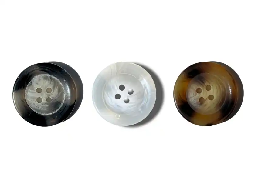 BOTON POLIESTER WOLF BRILLOSO T44