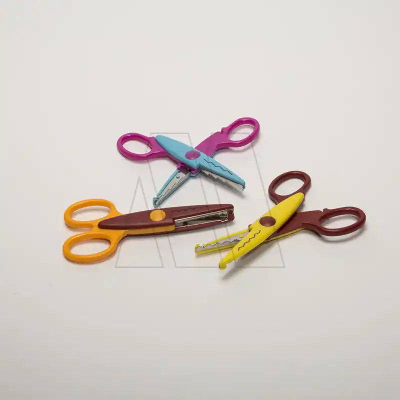 TIJERAS C/FORMA CBX 13,5CM X 6UN  2146