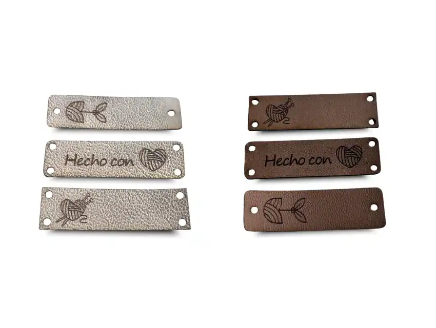 ETIQUETAS DE ECO CUERO SURTIDAS GRABADAS A LASER 1,5CM X 5CM X 10UN