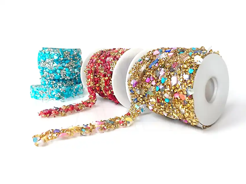 GALON TERMOADHESIVO PIEDRAS CON STRASS HOT TRANSFER 15MM X 5YDS 2207