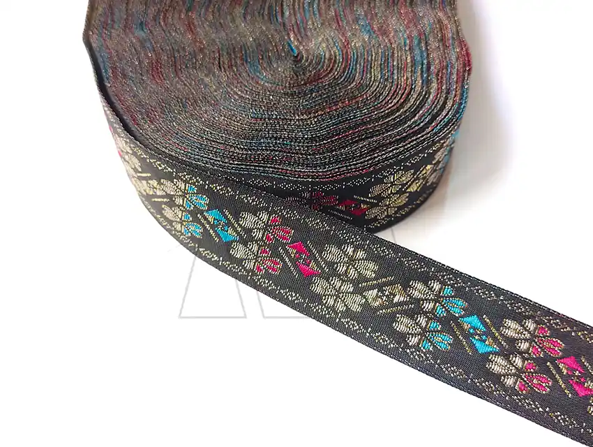 GALON TEJIDO C/LUREX DORADO TREBOLES 25MM X 25YDS APROX 9769