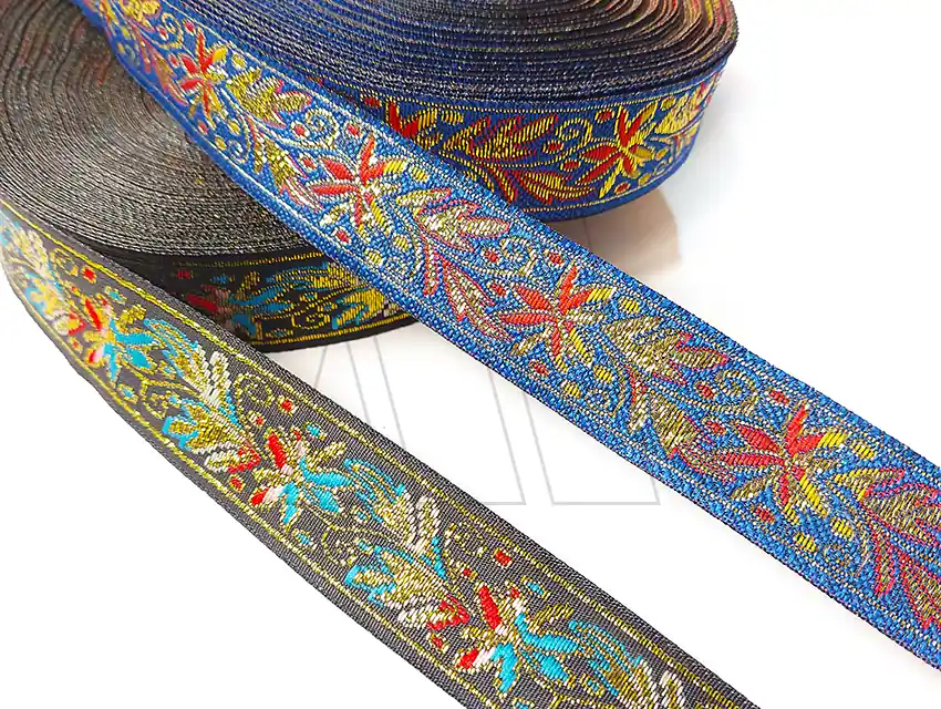 GALON TEJIDO C/LUREX DORADO FLORES 25MM X 25YDS APROX 9770