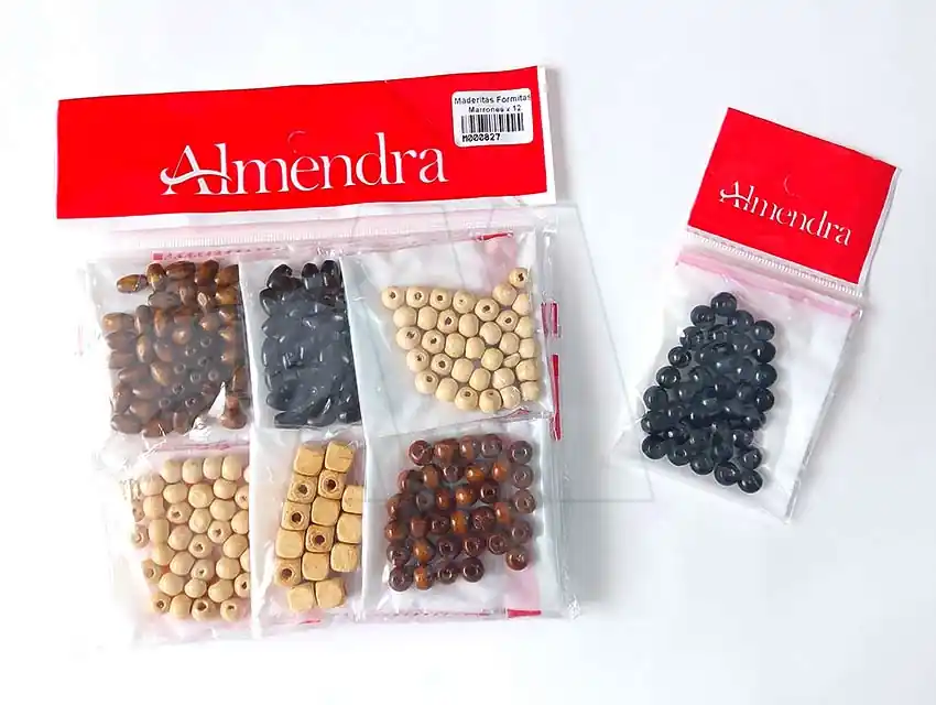 CUENTAS DE MADERA MODELOS SURTIDOS X 12 SOBRES 8945