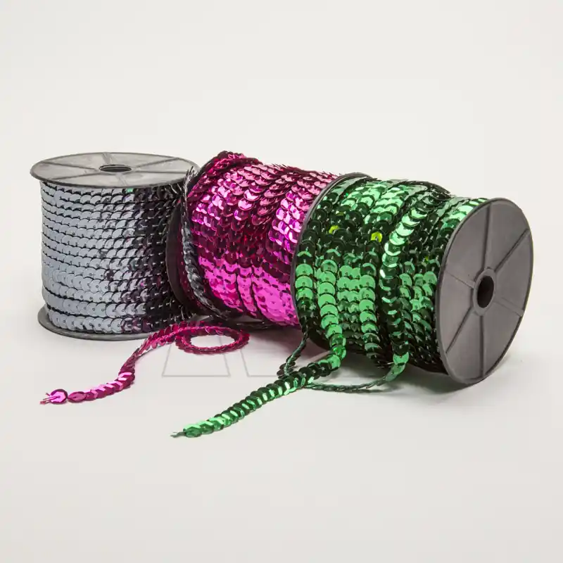 HILO DE LENTEJUELAS METALIZADAS CUBE 6MM X 100YDS 1171.1