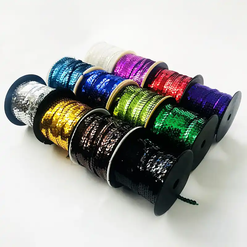 HILO DE LENTEJUELAS METALIZADAS CHATAS 8MM X 100YDS 9811