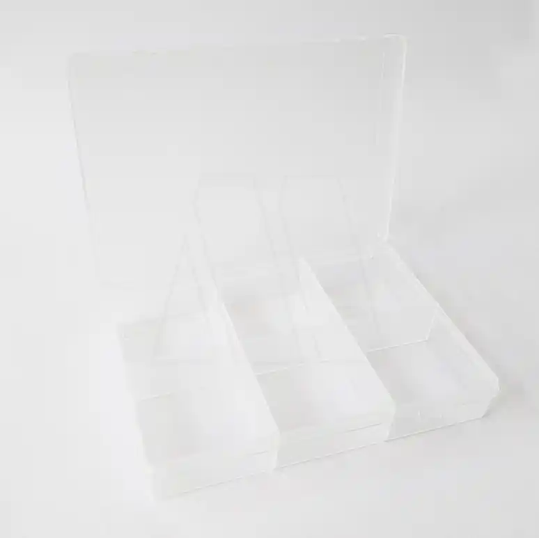 ESTUCHE PLASTICO CON 6 DIVISIONES P/MANUALIDADES 16CM X 11CM 1287