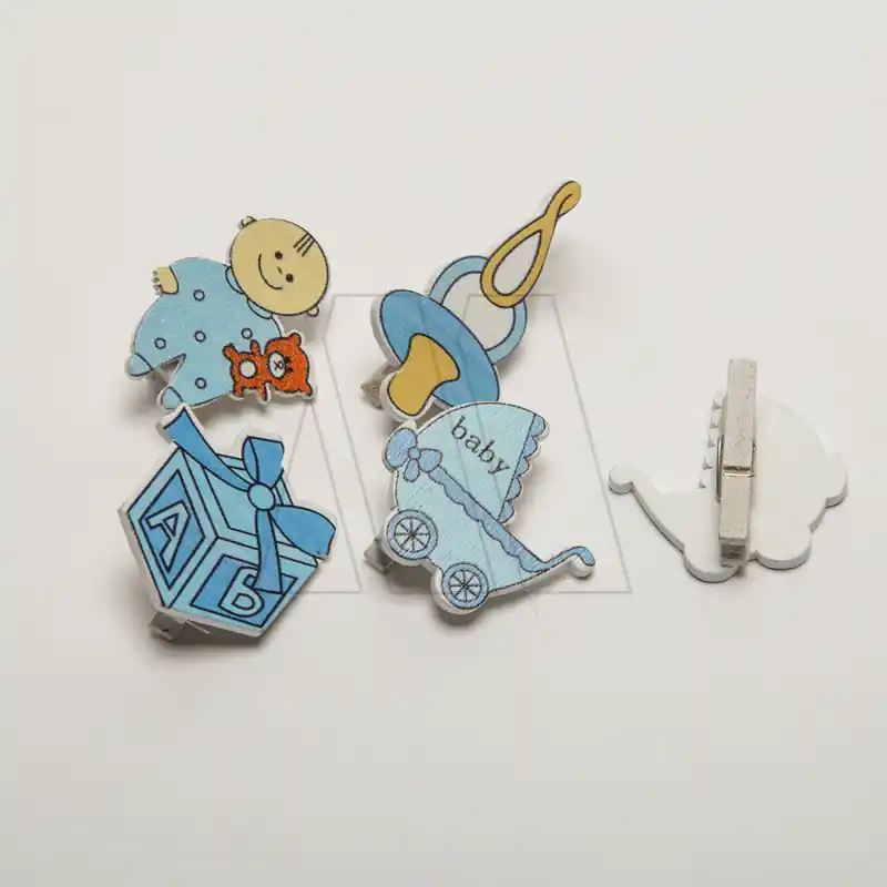 BROCHE DE MADERA CBX C/APLIQUE NENE X 10 UN 2239