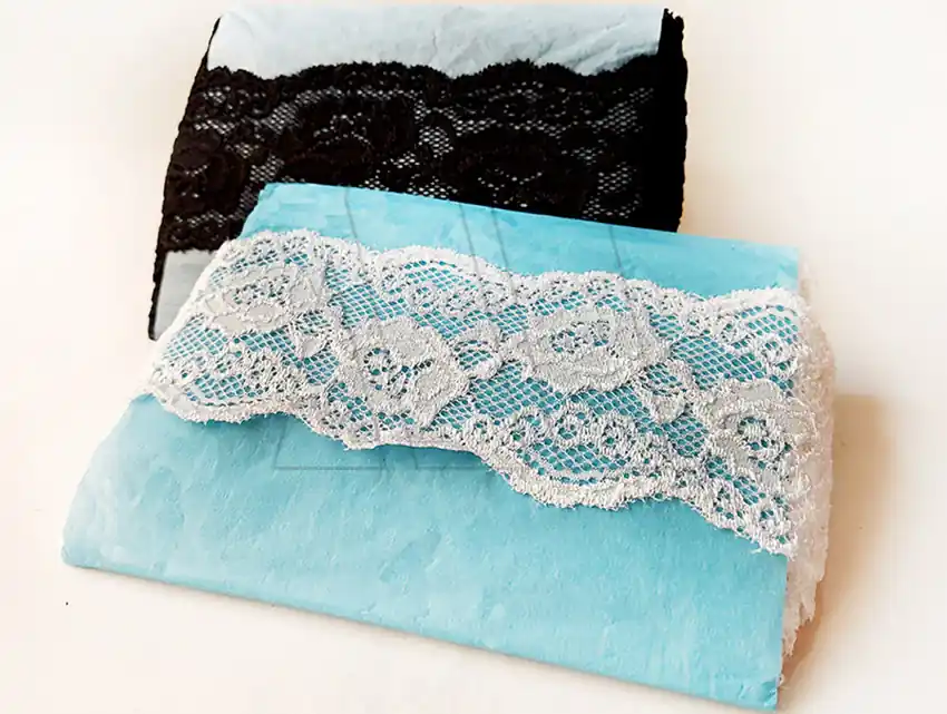 PUNTILLA LYCRA BLANCA - NEGRA 6,5 CM X 10 MTS 2097