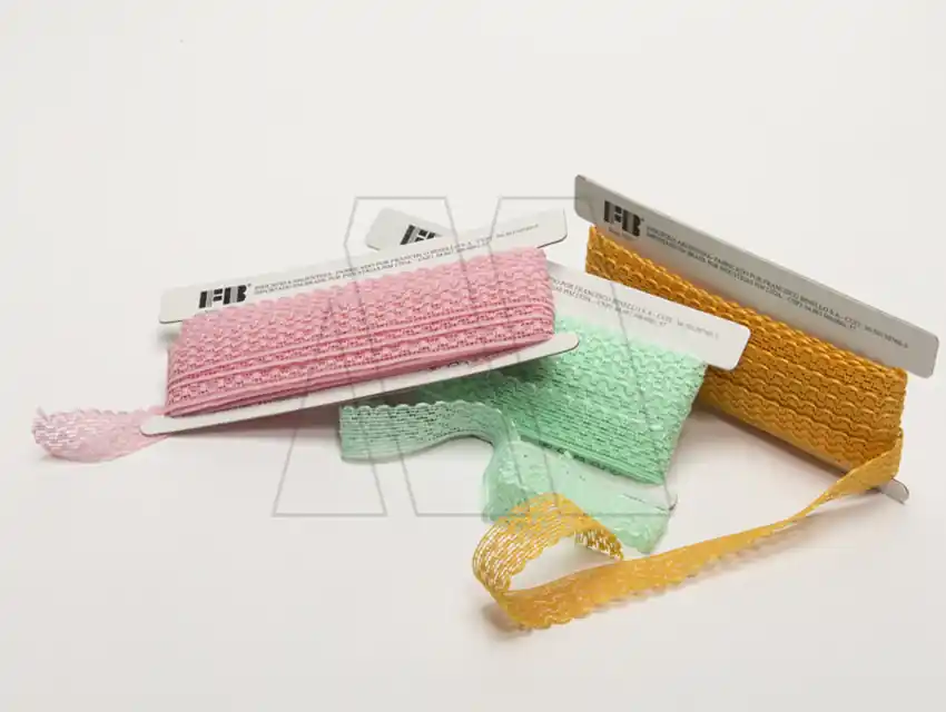 PUNTILLA NYLON TRIPLE 2,2 CM X 10 MTS 2779